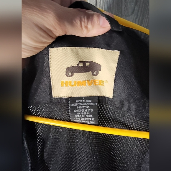 Black Outdoor Utility Vest - Picture 7 of 9